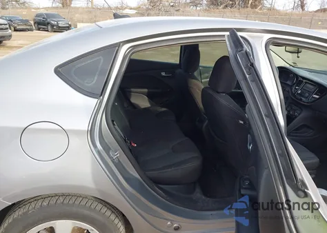 2015 Dodge Dart Sxt z USA, uszkodzony, nr VIN 1C3CDFBB0FD336580